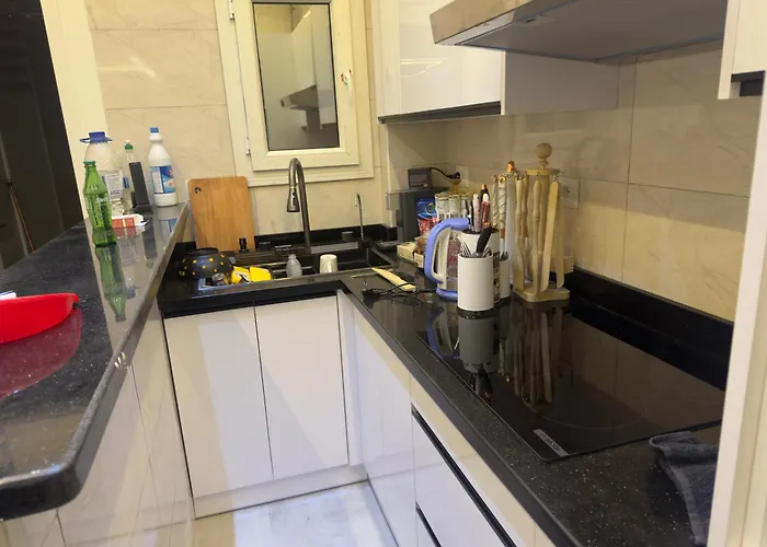 Modern 2 Bedroom With Private