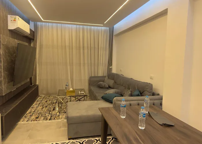 Modern 2 Bedroom With Private *