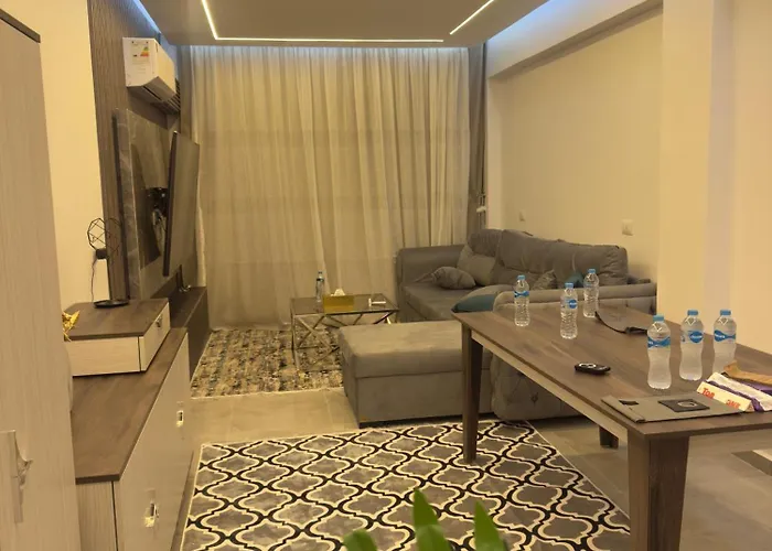 Modern 2 Bedroom With Private