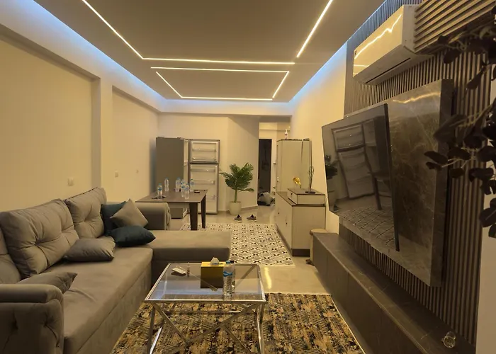 Modern 2 Bedroom With Private