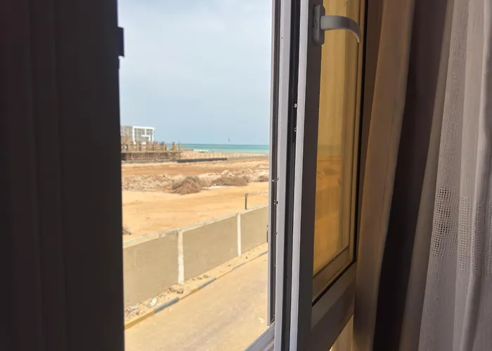Modern 2 Bedroom With Private Apartment *