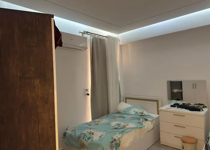 Modern 2 Bedroom With Private Apartment *