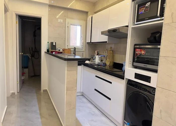 Modern 2 Bedroom With Private *